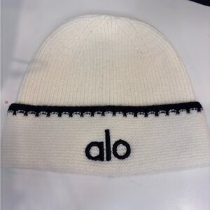 *Alo Yoga Notable Style White Beanie with Embroidered Trim NWT